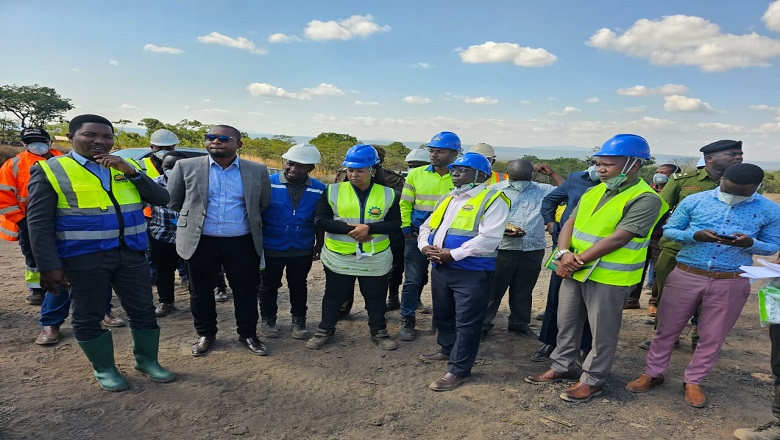 ​WAWEKEZAJI WA MIGODI  NCHINI, TUNZENI MAZINGIRA KWA KUREJESHA MAENEO BAADA YA UCHIMBAJI MADINI - WAZIRI JAFO. cover image